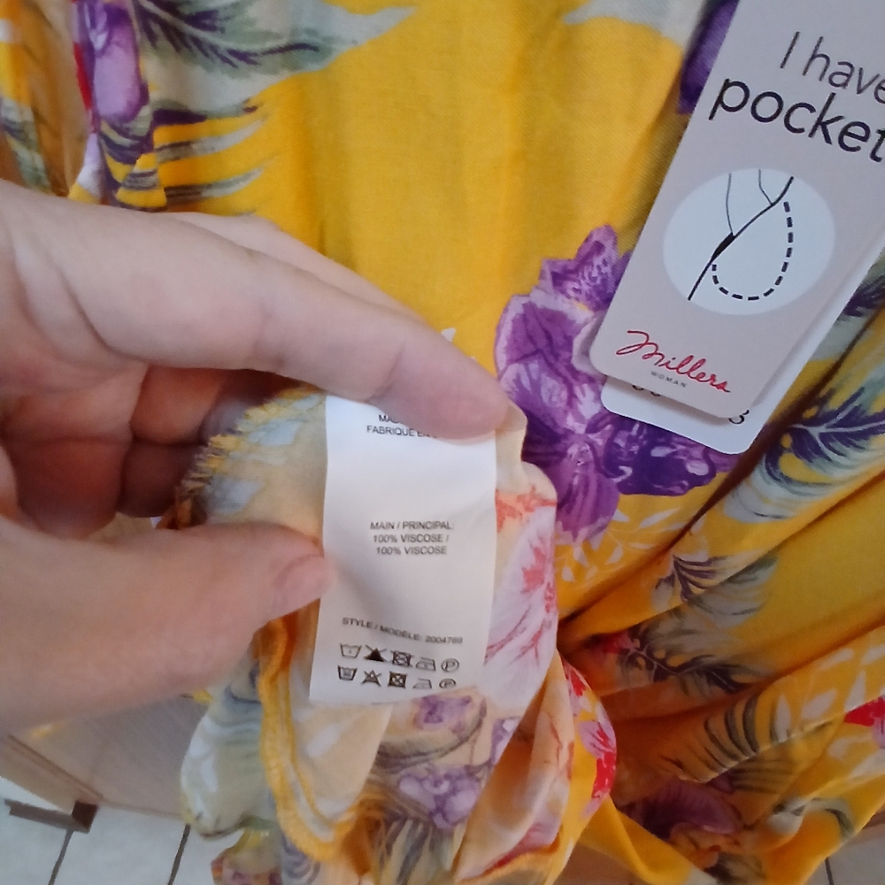 Miller's NWT Size 18 Strappy Floral Yellow Sundress. Gorgeous And Flowy! - Picture 7 of 7
